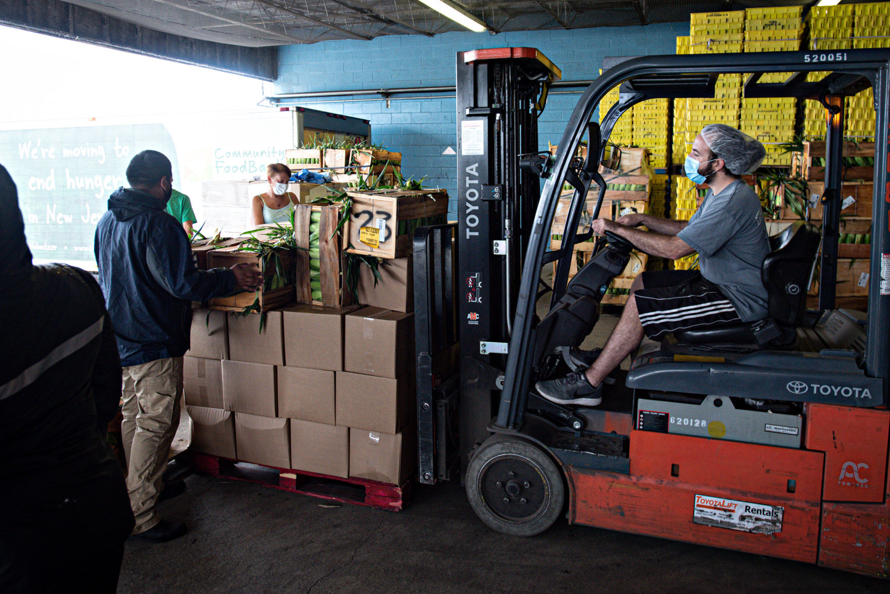 080120_nws_fooddrive